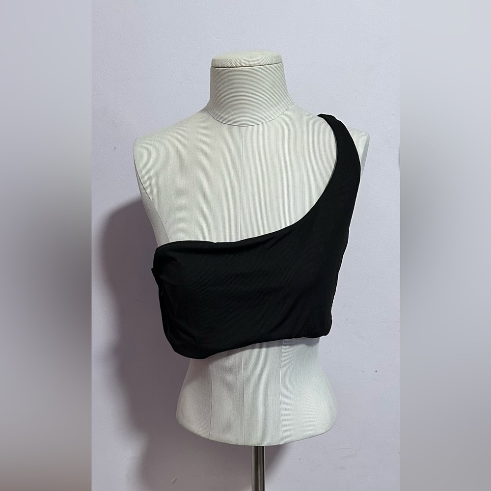 Black One-Shoulder Top
